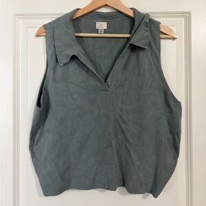 Green cropped sleeveless collared tank